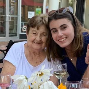 Meet your Posher, Abigail